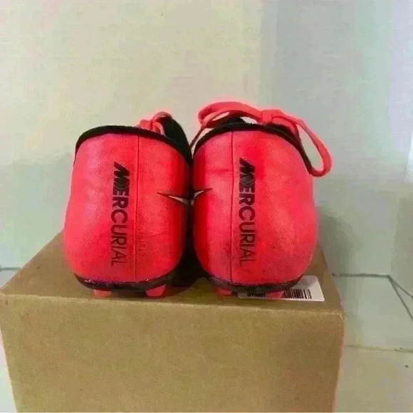 Nike Mercurial Soccer Cleats  851641 Youth sz 6y - Picture 4 of 5